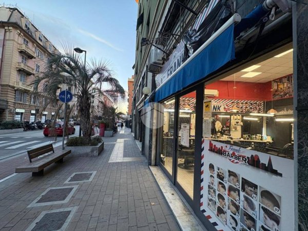 negozio in affitto a Genova in zona Cornigliano