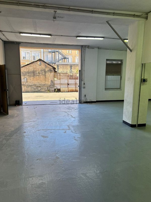 locale di sgombero in affitto a Genova in zona Nervi