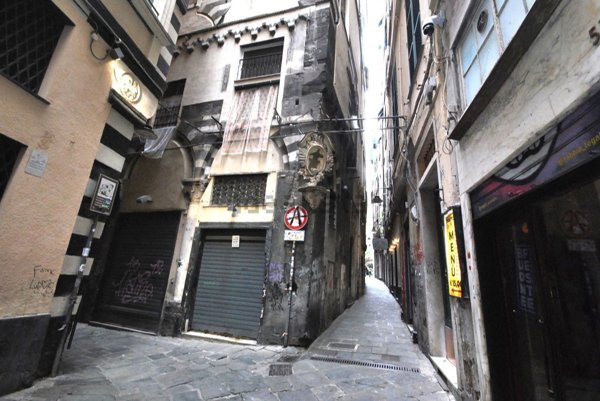 appartamento in affitto a Genova in zona Sottoripa / Maddalena / Molo