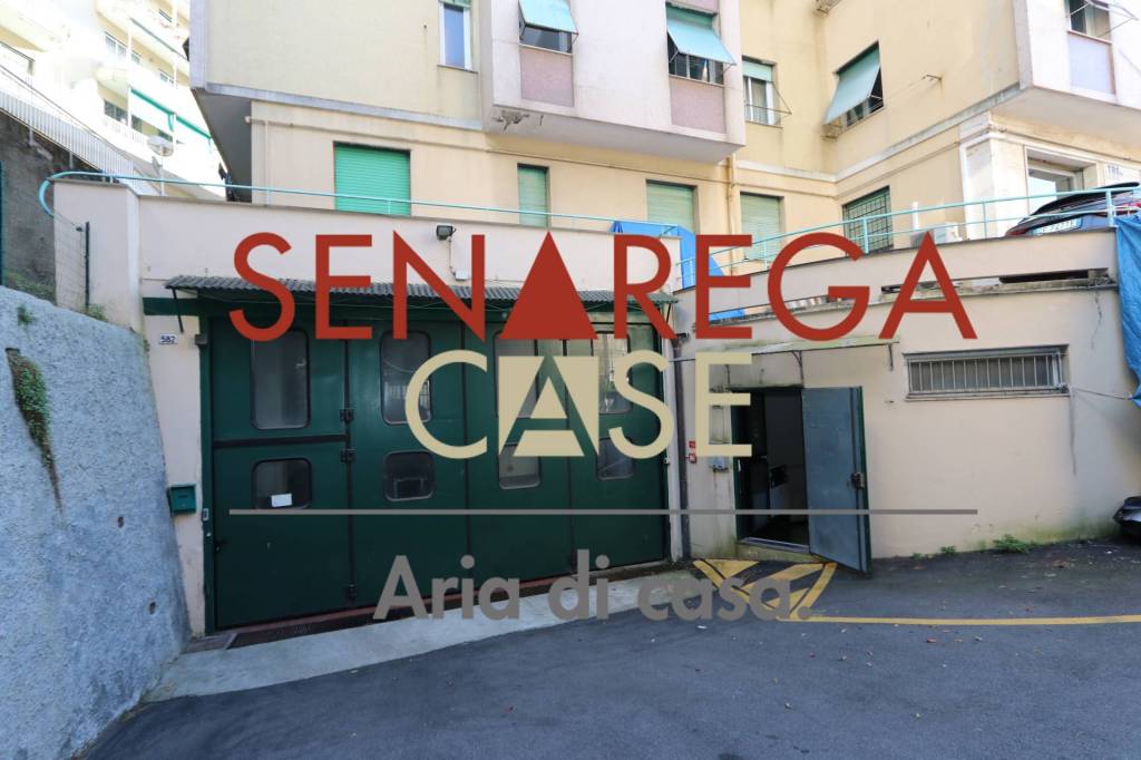 locale commerciale in affitto a Genova