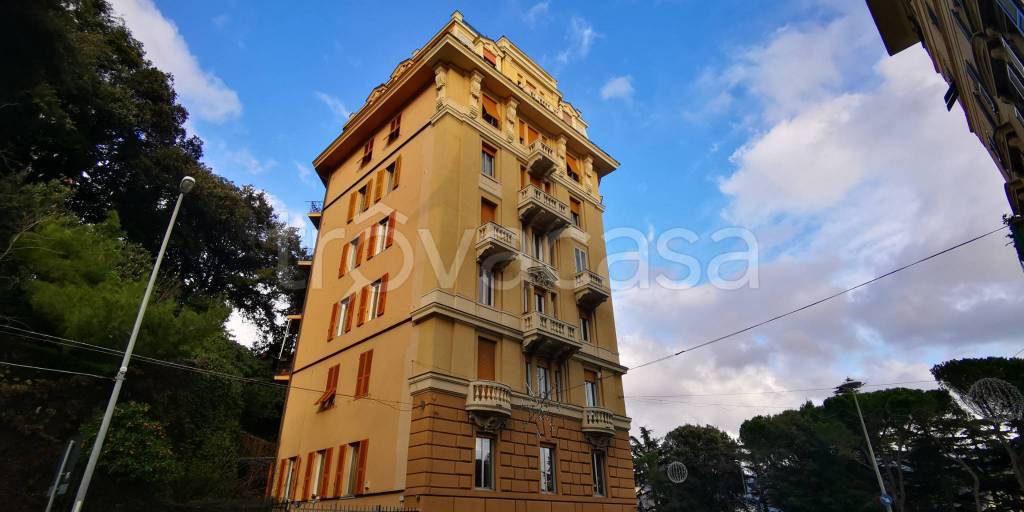 appartamento in affitto a Genova in zona Castelletto