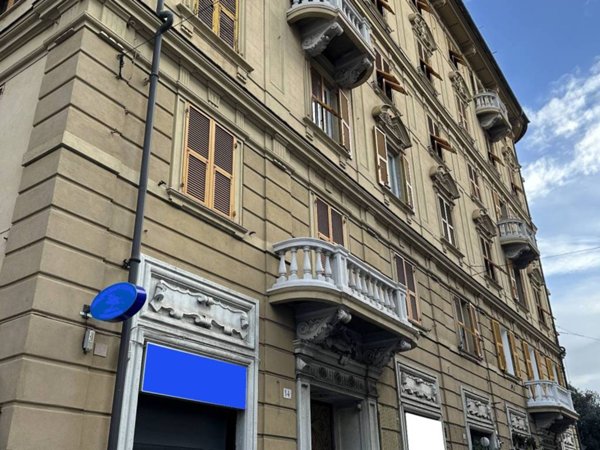 negozio in affitto a Genova in zona San Fruttuoso