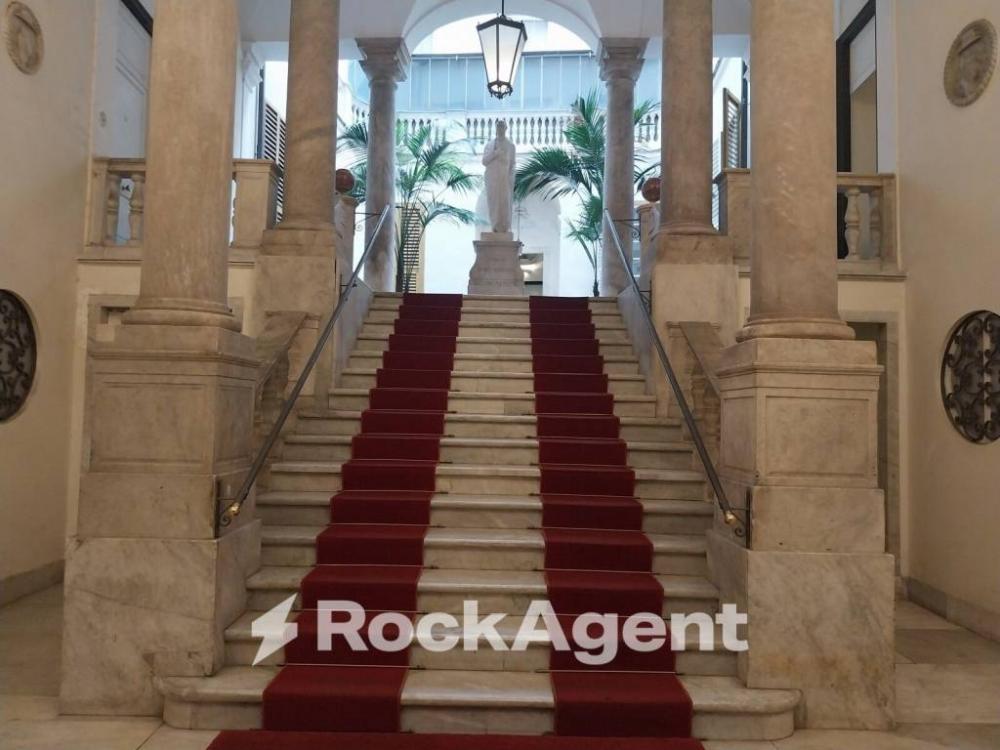 ufficio in affitto a Genova in zona Sottoripa / Maddalena / Molo