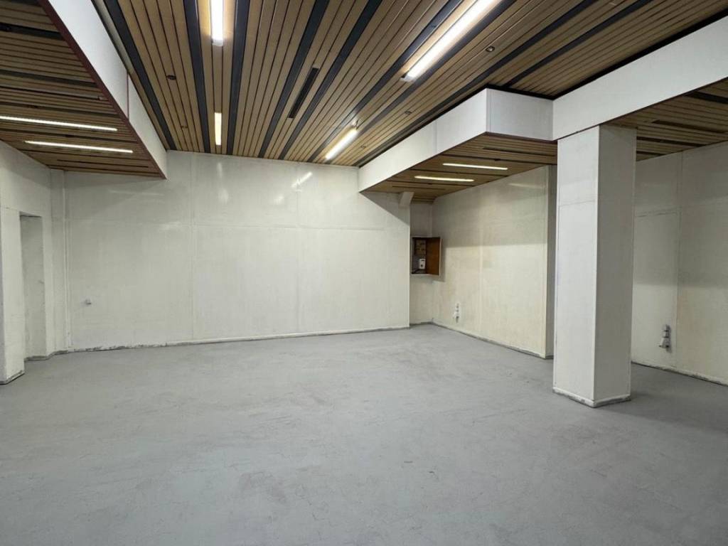 negozio in affitto a Genova in zona Quezzi