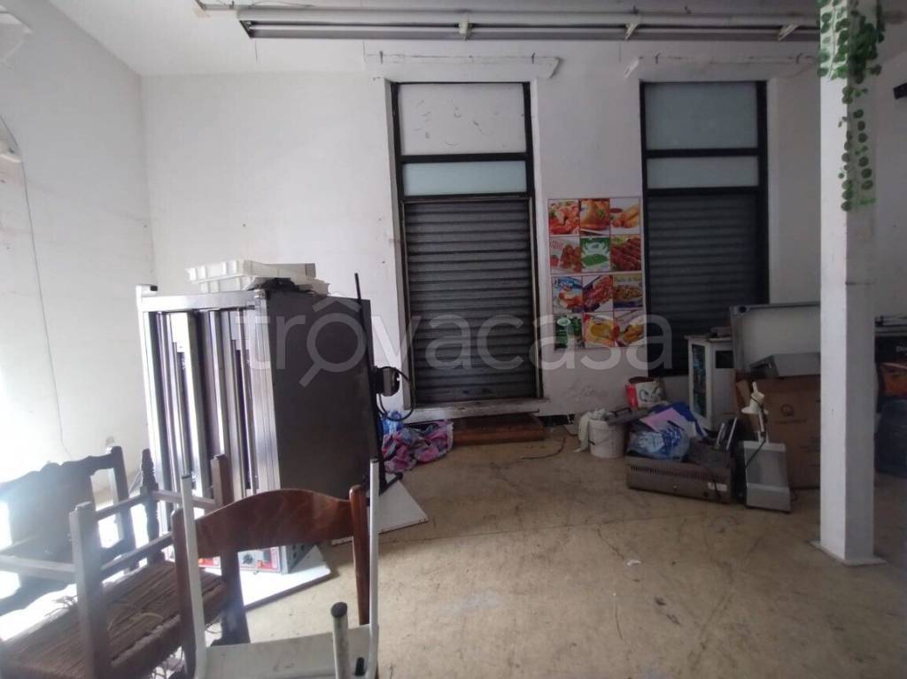 negozio in affitto a Genova in zona San Fruttuoso