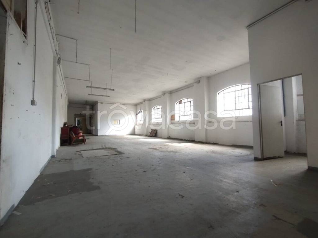 locale commerciale in affitto a Genova in zona Molassana