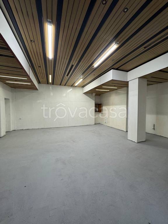 negozio in affitto a Genova in zona San Fruttuoso