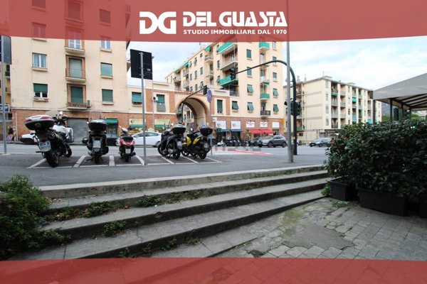 negozio in affitto a Genova in zona Sturla