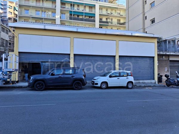locale commerciale in affitto a Genova in zona Staglieno