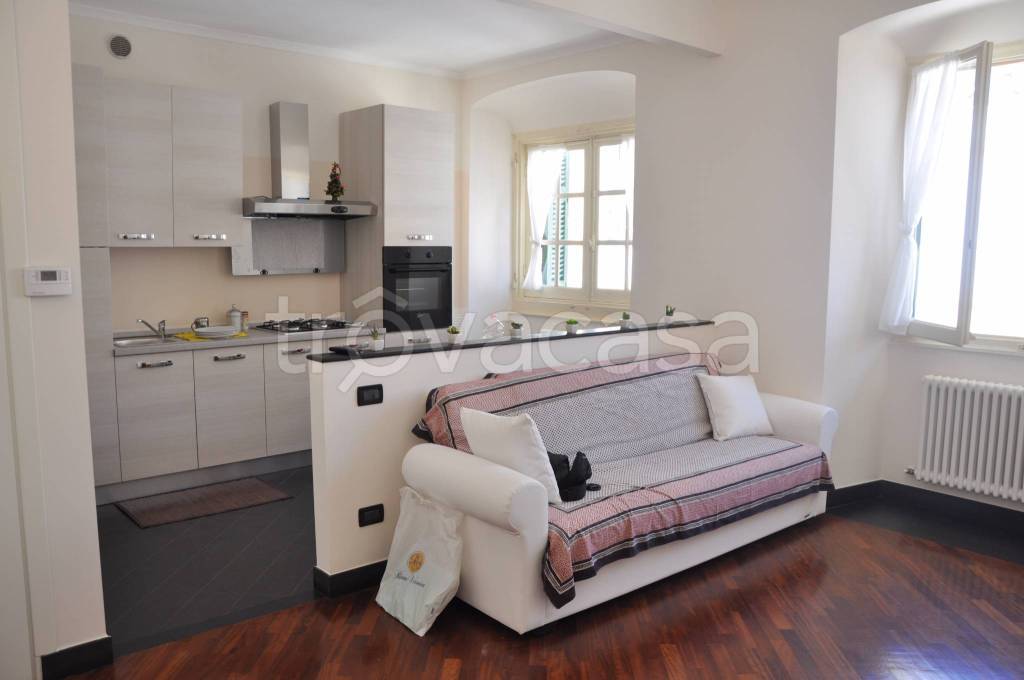 appartamento in affitto a Genova in zona Sottoripa / Maddalena / Molo