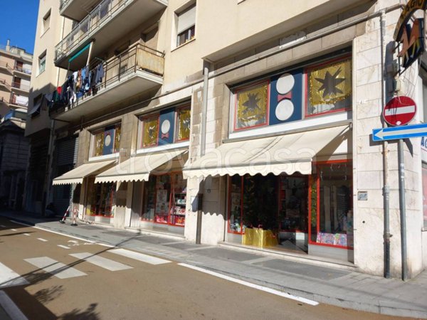 negozio in affitto a Genova in zona Sampierdarena