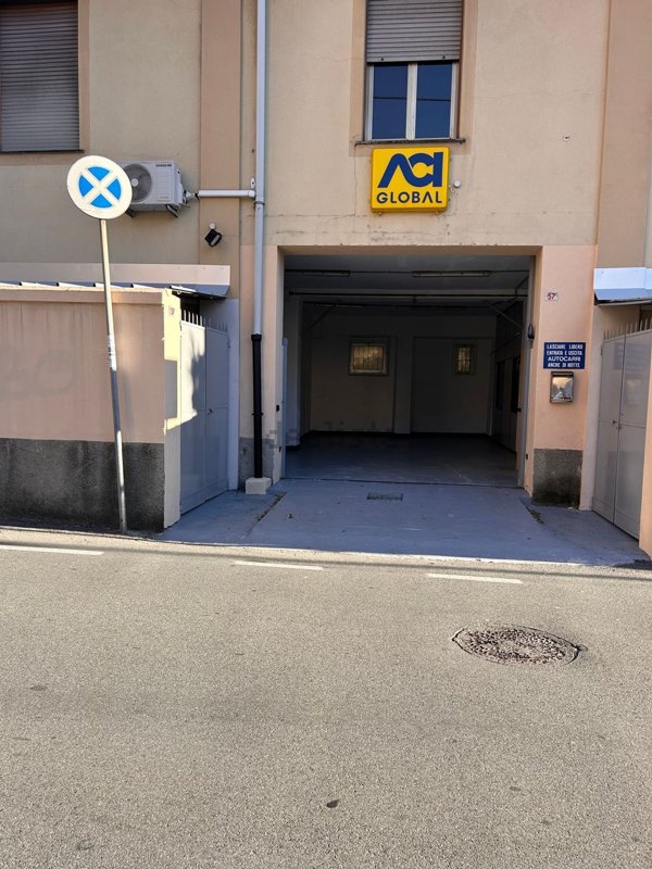 ufficio in affitto a Genova in zona Sturla