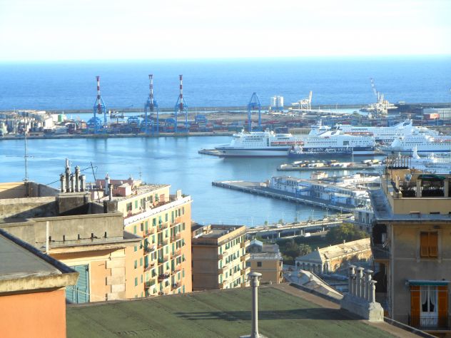 camera singola in affitto a Genova in zona Lagaccio / Granarolo