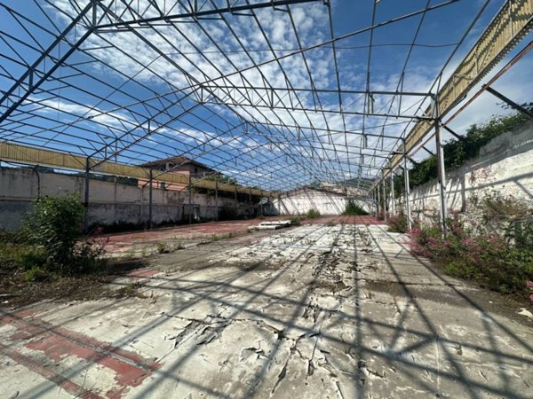capannone in affitto a Genova in zona Bolzaneto