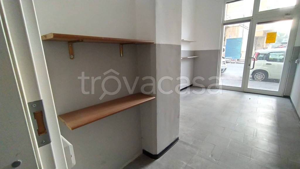 negozio in affitto a Genova in zona Oregina