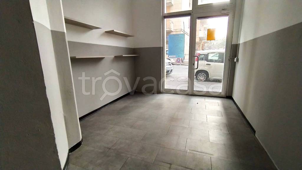 negozio in affitto a Genova in zona Oregina