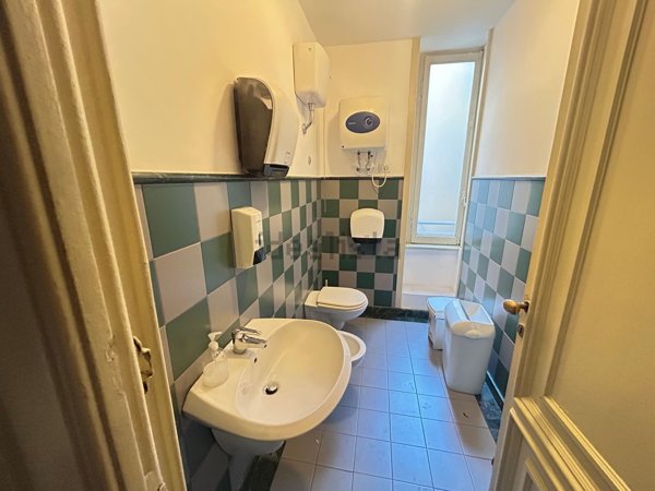 ufficio in affitto a Genova in zona San Vincenzo