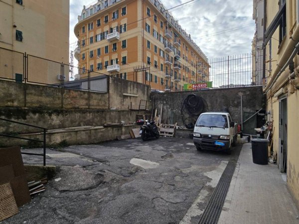 locale commerciale in affitto a Genova in zona San Fruttuoso