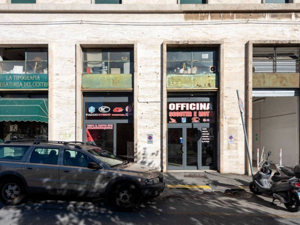 negozio in affitto a Genova in zona Foce