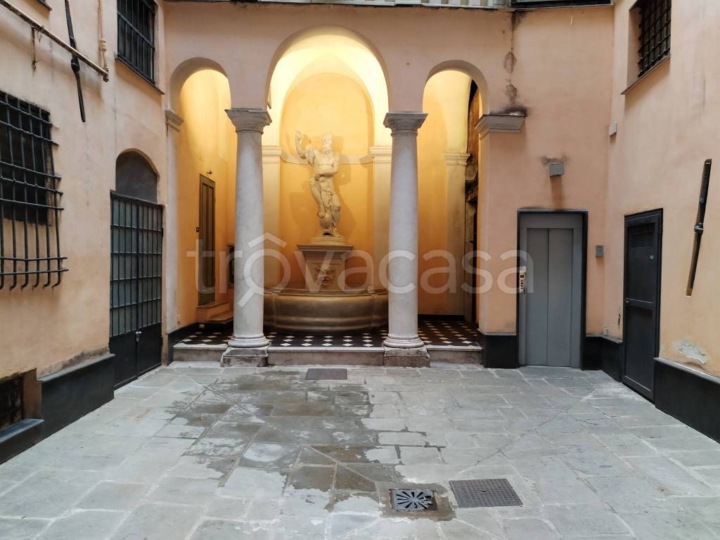 appartamento in affitto a Genova in zona Sottoripa / Maddalena / Molo