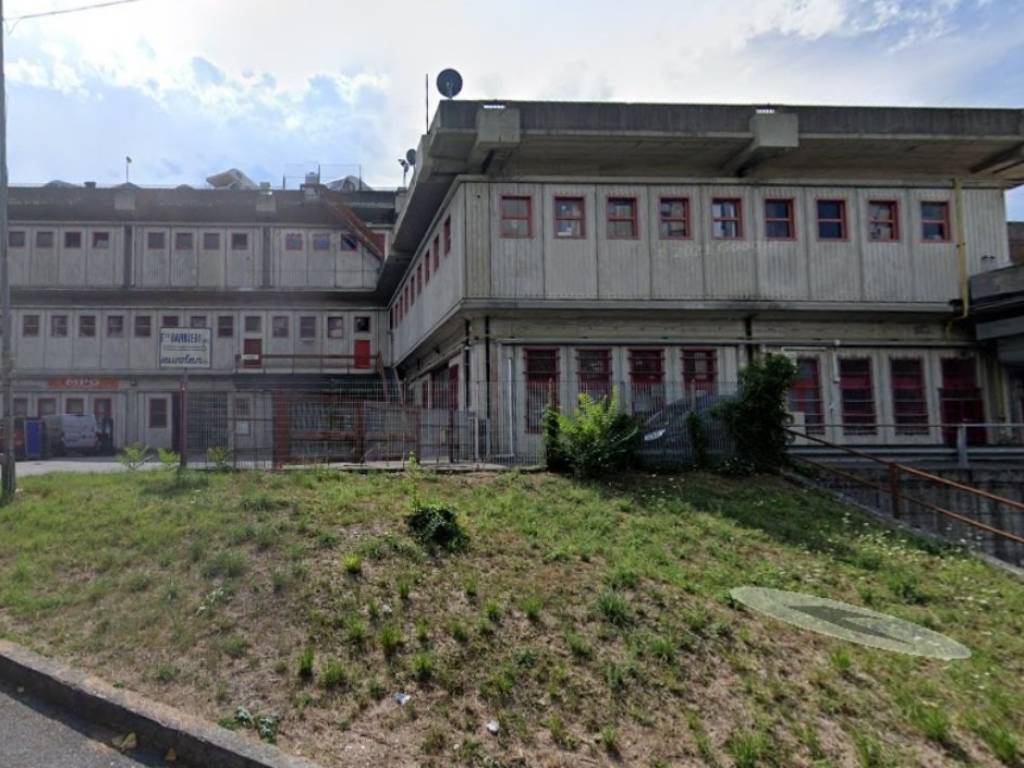 locale commerciale in affitto a Genova in zona Struppa