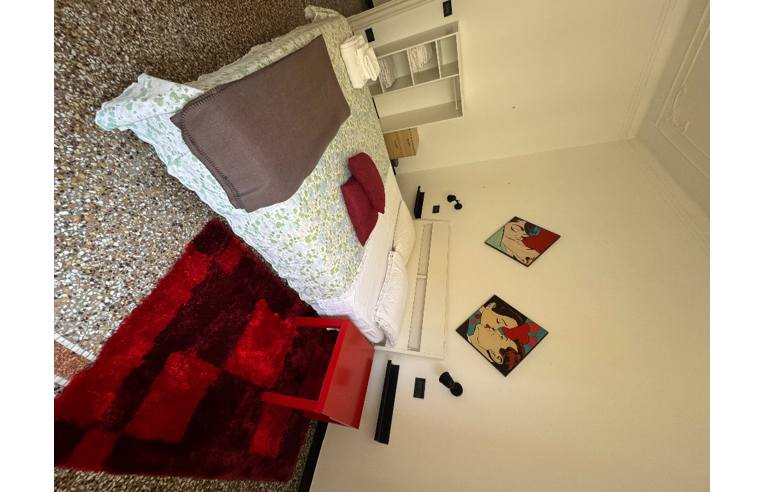 camera singola in affitto a Genova in zona Castelletto