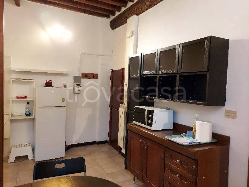 appartamento in affitto a Genova in zona Sottoripa / Maddalena / Molo