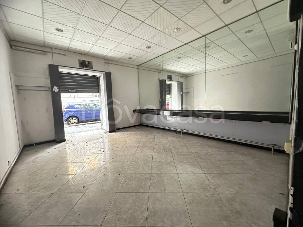 negozio in affitto a Genova in zona Foce