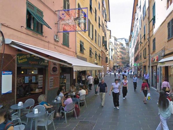 negozio in affitto a Genova in zona San Vincenzo