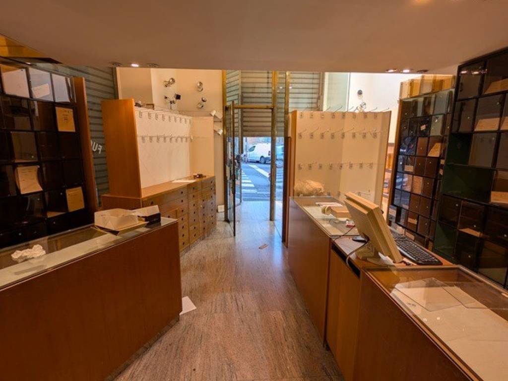 ufficio in affitto a Genova in zona San Vincenzo