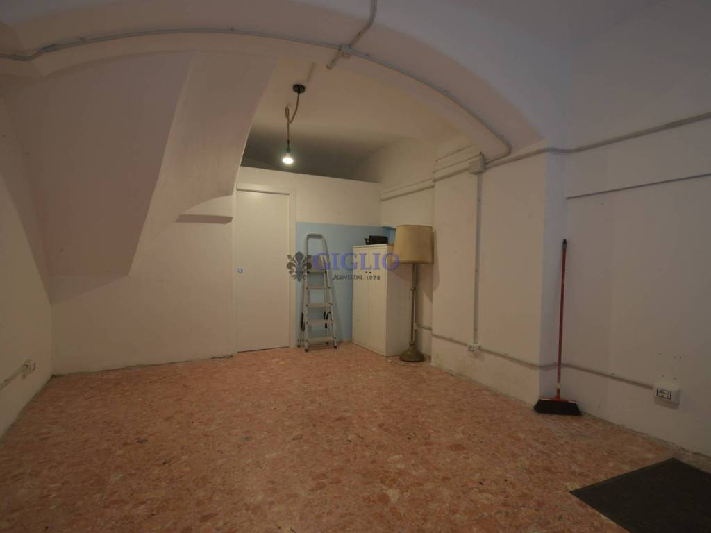 negozio in affitto a Genova in zona Sottoripa / Maddalena / Molo