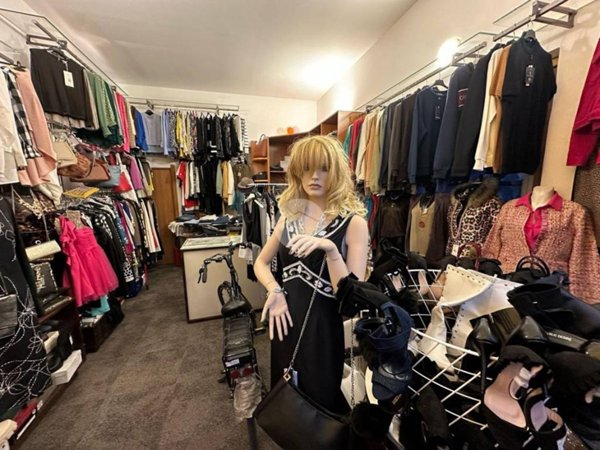 negozio in affitto a Genova in zona Sestri Ponente