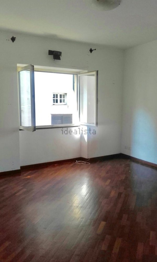 appartamento in affitto a Genova in zona Sottoripa / Maddalena / Molo