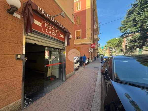 negozio in affitto a Genova in zona Palmaro / Pra'