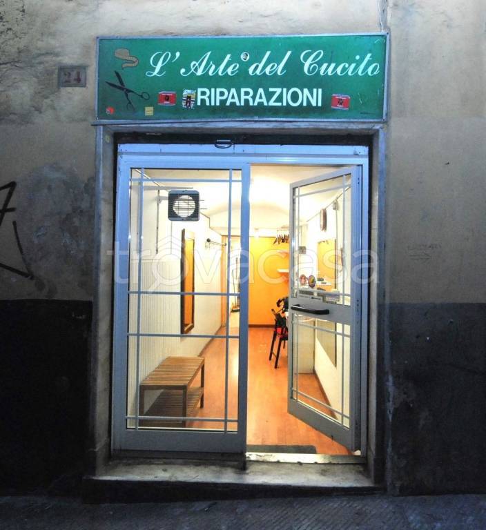 negozio in affitto a Genova in zona Sottoripa / Maddalena / Molo