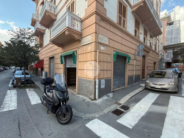 negozio in affitto a Genova in zona Pegli