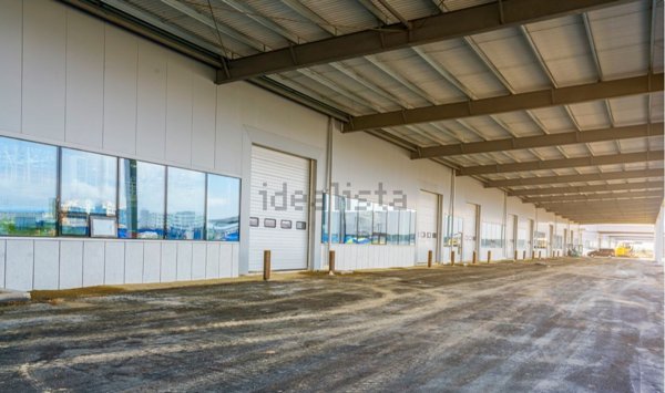 capannone in affitto a Genova in zona DiNegro