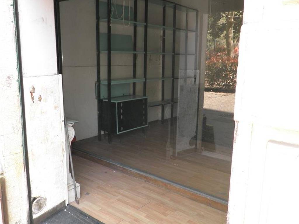 negozio in affitto a Genova in zona Foce