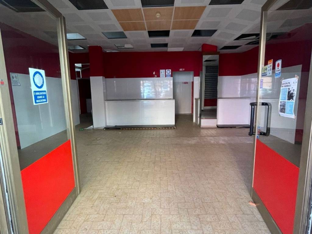 negozio in affitto a Genova in zona Bolzaneto