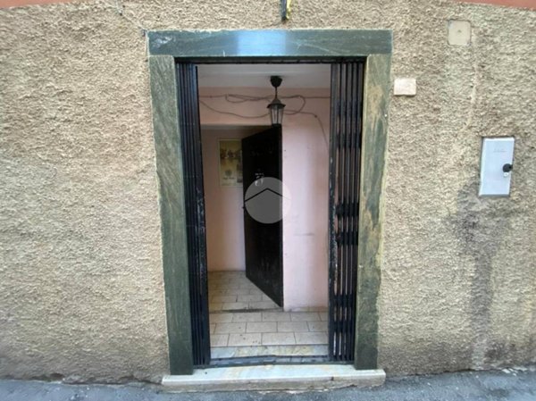 locale commerciale in affitto a Genova in zona Sestri Ponente