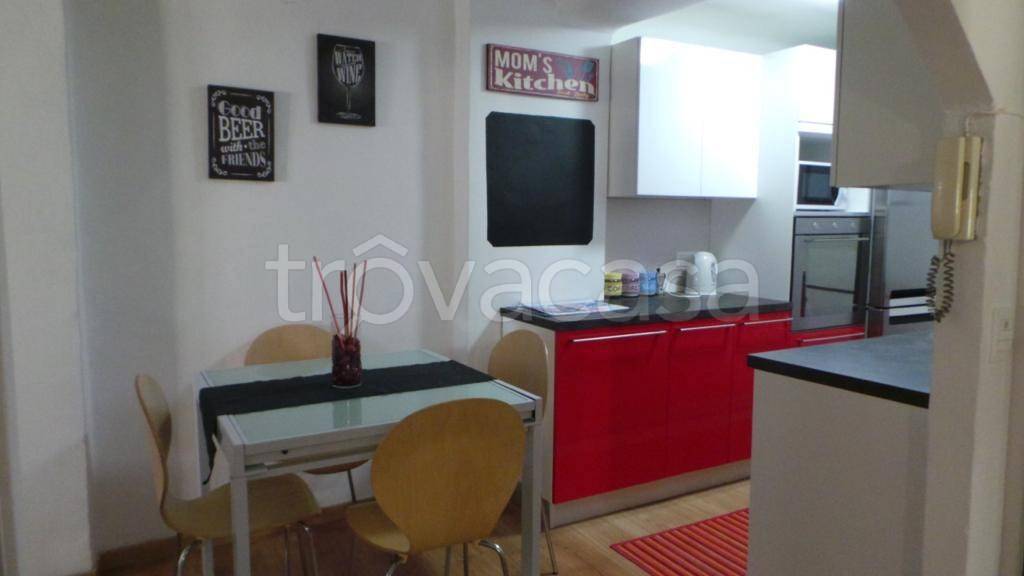 appartamento in affitto a Genova in zona Sottoripa / Maddalena / Molo