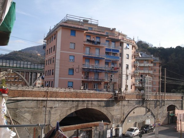 appartamento in affitto a Genova in zona Rivarolo