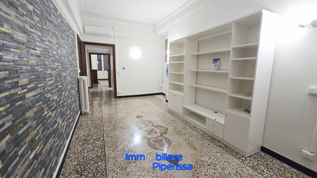 appartamento in affitto a Genova in zona Carignano