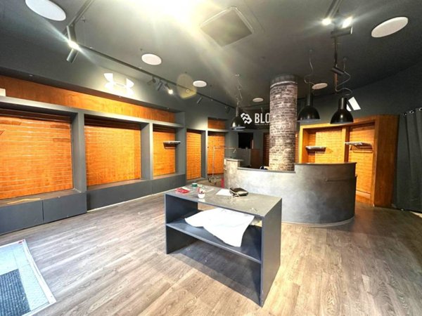 negozio in affitto a Genova in zona Carignano