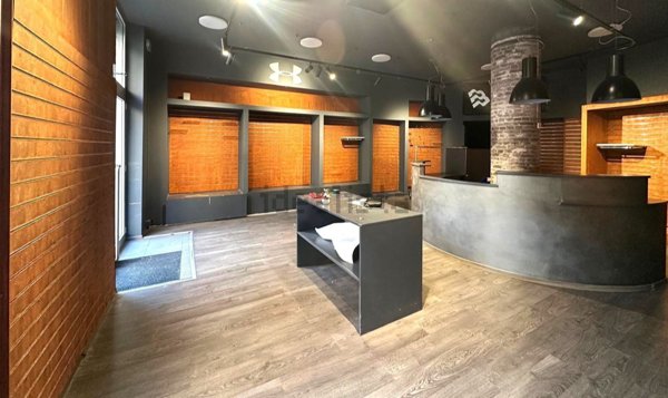 negozio in affitto a Genova in zona Sottoripa / Maddalena / Molo