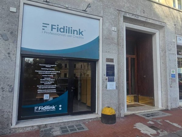 negozio in affitto a Genova