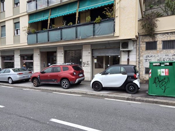 negozio in affitto a Genova