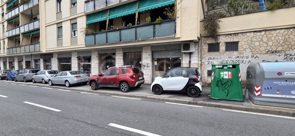 negozio in affitto a Genova