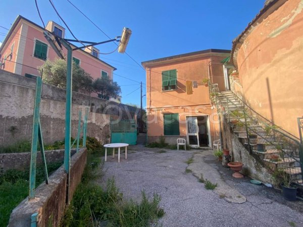 locale commerciale in affitto a Genova in zona Bolzaneto