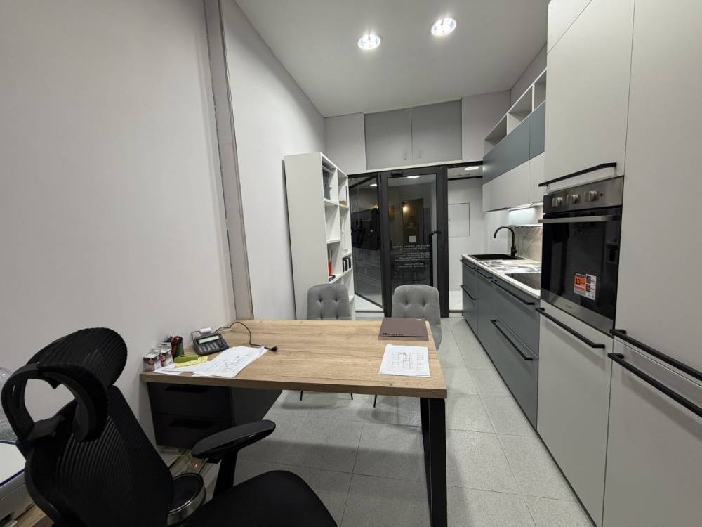 locale commerciale in affitto a Genova